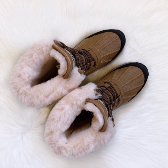 UGG Adirondack III Chestnut Waterproof Boots - Picture 7 of 10